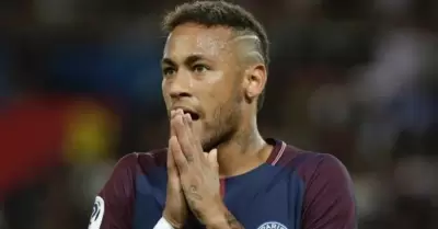 Mujer solicita a Neymar reconocer a su hija de 10 aos.