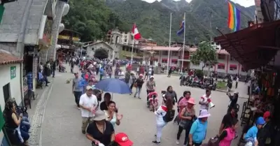Manifestantes levantan paro en Machu Picchu.