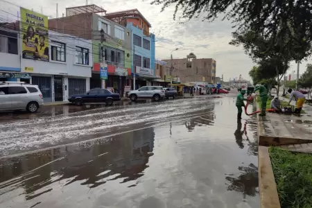 Intensa lluvia en la provincia del Santa inunda las calles