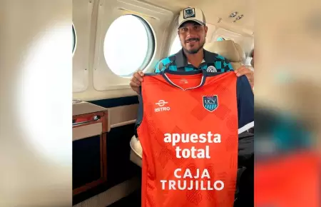 Paolo Guerrero se encuentra viajando a Trujillo.