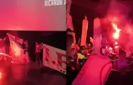 Universitario: En pleno cine! Hinchas prenden bengala durante proyeccin del documental 'Iluminados'