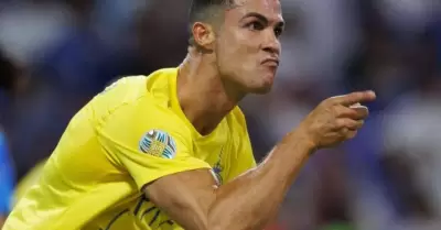 Cristiano Ronaldo es suspendido y recibe multa tras gesto obsceno.