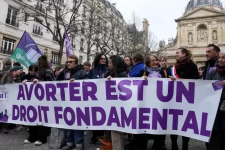 Francia blinda el aborto constitucionalmente.