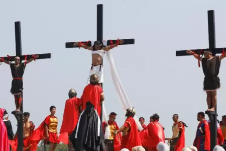 Crucifixin de personas en Filipinas.