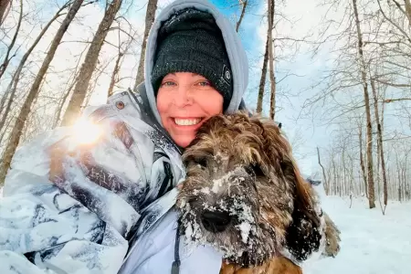 Mujer muri al intentar rescatar a su perro de un ro helado.
