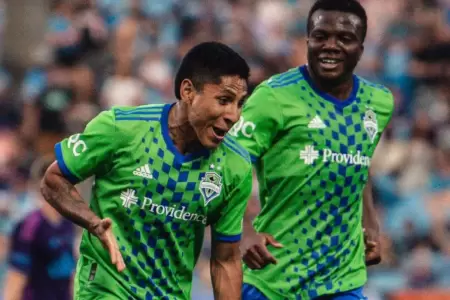 Ral Ruidaz anot doblete de golazos en Seattle Sounders.