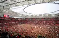 Histrico! Bayer Leverkusen se coron campen de la Bundesliga y sus hinchas se metieron a la cancha a celebrar