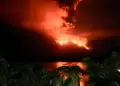 Indonesia: Impactante! Volcn erupciona y cientos de personas evacan de isla por temor a tsunami (VIDEO)