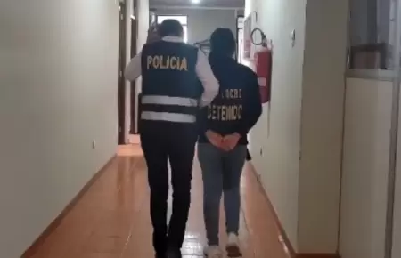 Mujer es detenida por apualar a su pareja.