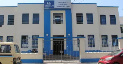 Mujer da a luz en la puerta de hospital de Huacho.