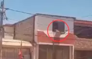 Hombre lanz al amante de su esposa del tercer piso de su casa tras descubrirlos juntos (VIDEO)