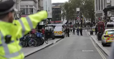 Hombre apuala a varias personas en Londres.