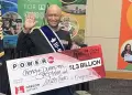 Hombre con CNCER gana lotera de MIL 300 MILLONES de dlares: "Podr mantener a mi familia y mi salud"