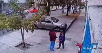 Cmara capta como delincuente asesina a un ciudadano peruano.