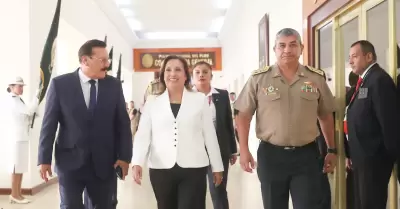 Jefe de la PNP califica a presidenta Dina Boluarte como "primera mujer polica"