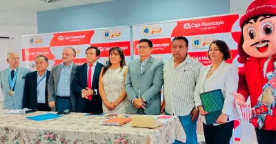 Caja Huancayo y otras instituciones exigen solucin a las suspensiones de vuelos