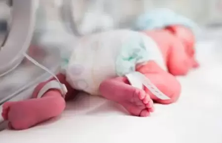 Enfermeras drogaban a bebs para que las dejen tranquilas.
