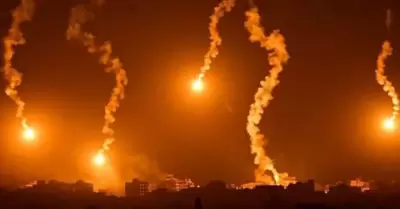 Israel bombardea Rafah mientras negociaba "alto al fuego".