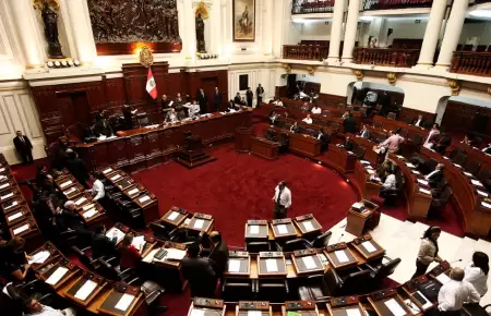 Congreso aprueba otorgar facultades legislativas al Poder Ejecutivo.