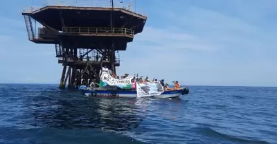 Pescadores lambayecanos protestan y dicen no a exploracin petrolera en mar de P