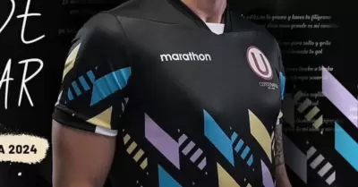 Universitario present su nueva camiseta.