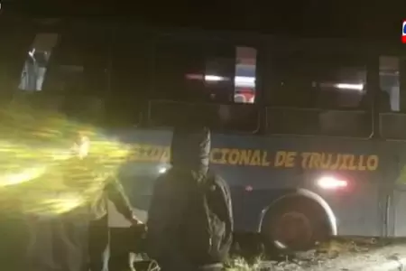 Bus de la Universidad Nacional de Trujillo choca contra cerro