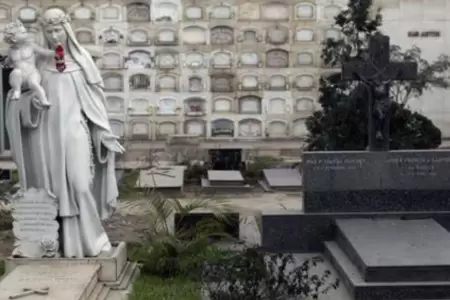 Sujeto robaba lpidas del Cementerio El ngel.