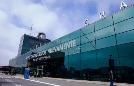Aeropuerto Jorge Ch�vez suspende llegada y salida de vuelos.