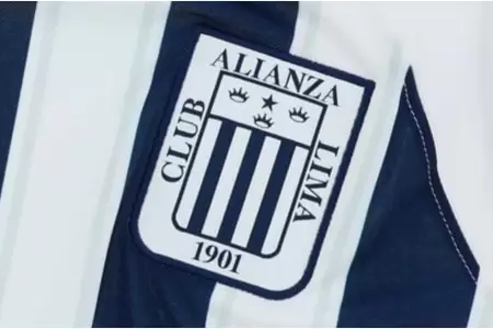 Futbolista de Alianza Lima es denunciado por la madre de su hija