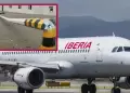 Accidente en aeropuerto de Pisco: Avi�n de Iberia impacta contra poste de luz antes del despegue