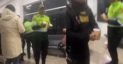 Policas cusqueos brindan caf a pasajeros varados en aeropuerto