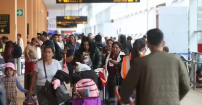 Aeropuerto Jorge Chvez recibe a miles de pasajeros a diario.