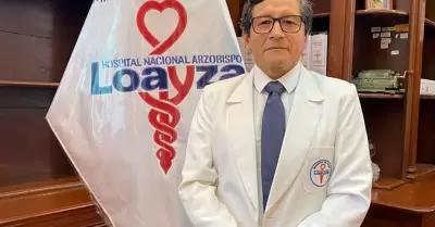 Carlos Otiniano renunci como director del hospital Arzobispo Loayza.