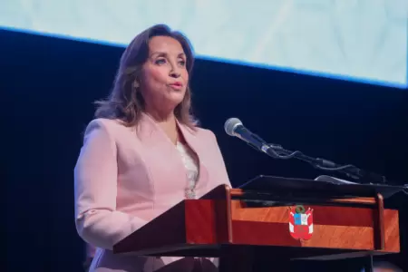 Dina Boluarte defiende al ministro de Educacin.