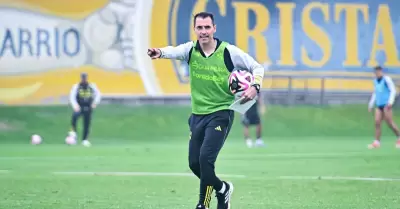 Guillermo Ferr empez a trabajar como nuevo tcnico de Sporting Cristal.