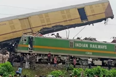 Terrible choque de trenes deja mas de 15 fallecidos y decenas de heridos.