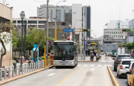 Cierran estaciones del centro de Lima del Metropolitano.