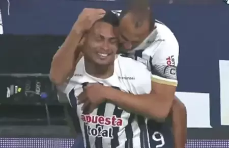 Jeriel de Santis pudo gritar gol junto a la hinchada de Alianza Lima.