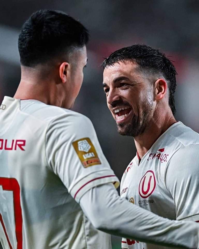 Jairo Concha y Gabi Costa protagonizan efusiva celebracin tras gol 'crema'.