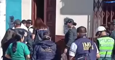 Encuentran a pareja de ancianos y a su hijo sin vida en su domicilio.