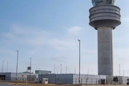 OACI aprueba vidrios de torre de control de Nuevo Aeropuerto Jorge Chvez.
