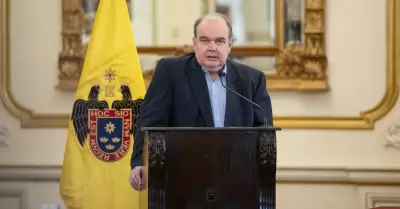 Rafael Lpez Aliaga pide 500 dlares por das extra