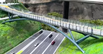 Puente de cristal podra inaugurarse dentro de poco