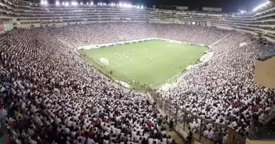 Universitario chocar con Alianza a estadio lleno.