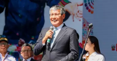 Wilfredo Oscorima anuncia reeleccin