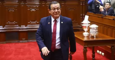 Eduardo Salhuana es elegido nuevo presidente del Congreso.