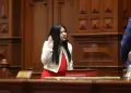 Ariana Oru toma juramento como congresista en reemplazo de Enrique Wong: "Por la memoria de los fallecidos"