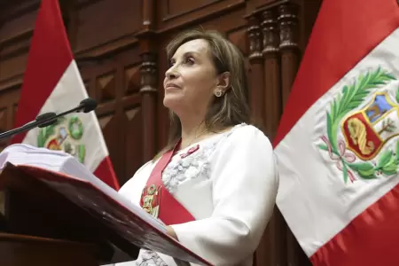 Dina Boluarte niega tener una bancada en el Congreso.