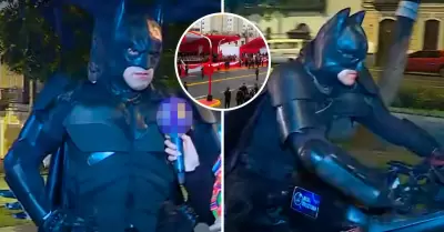 Batman presente previo al desfile militar por Fiestas Patrias.