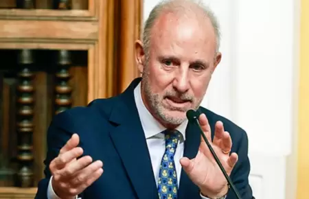 Excanciller González-Olaechea.